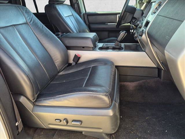 Used 2015 Ford Expedition EL XLT w/ Equipment Group 202A RWD image 17