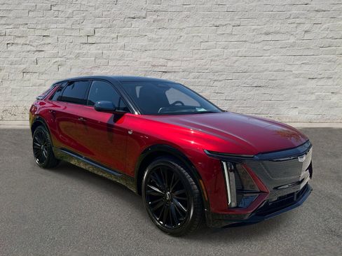 New 2026 Cadillac Lyriq Premium Sport w/ LPO, ONYX Package AWD/4WD image 7