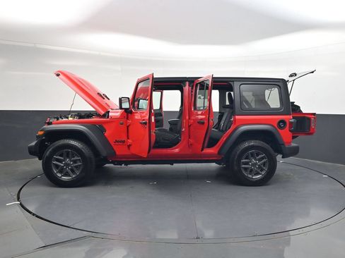 Used 2025 Jeep Wrangler Unlimited Sport AWD/4WD image 40