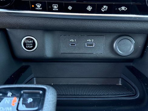 Used 2023 Nissan Rogue SV image 27