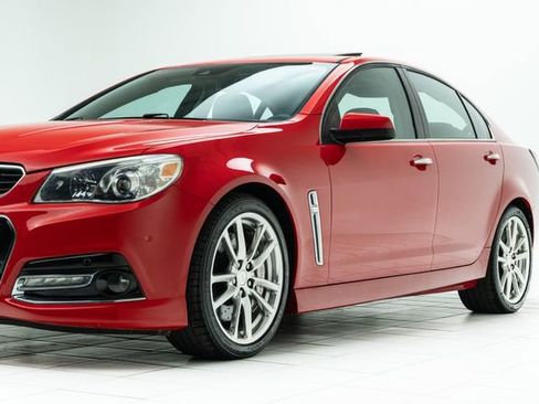 Used 2015 Chevrolet SS image 9
