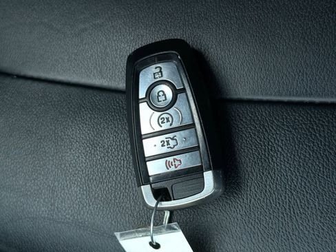 Used 2018 Ford Explorer XLT w/ Equipment Group 202A image 35