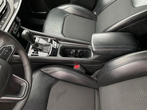 Used 2023 Jeep Compass Latitude image 32