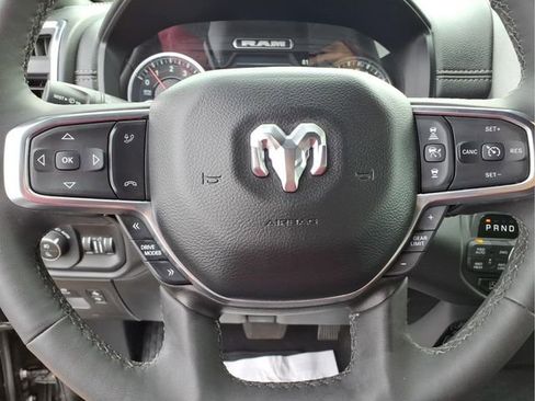 Used 2025 RAM 1500 Laramie AWD/4WD image 12