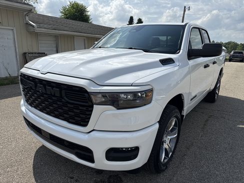 New 2026 RAM 1500 Express AWD/4WD image 8