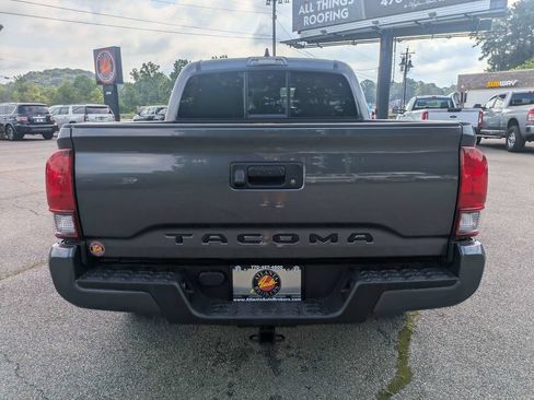 Used 2020 Toyota Tacoma SR w/ SR Convenience Package RWD image 5