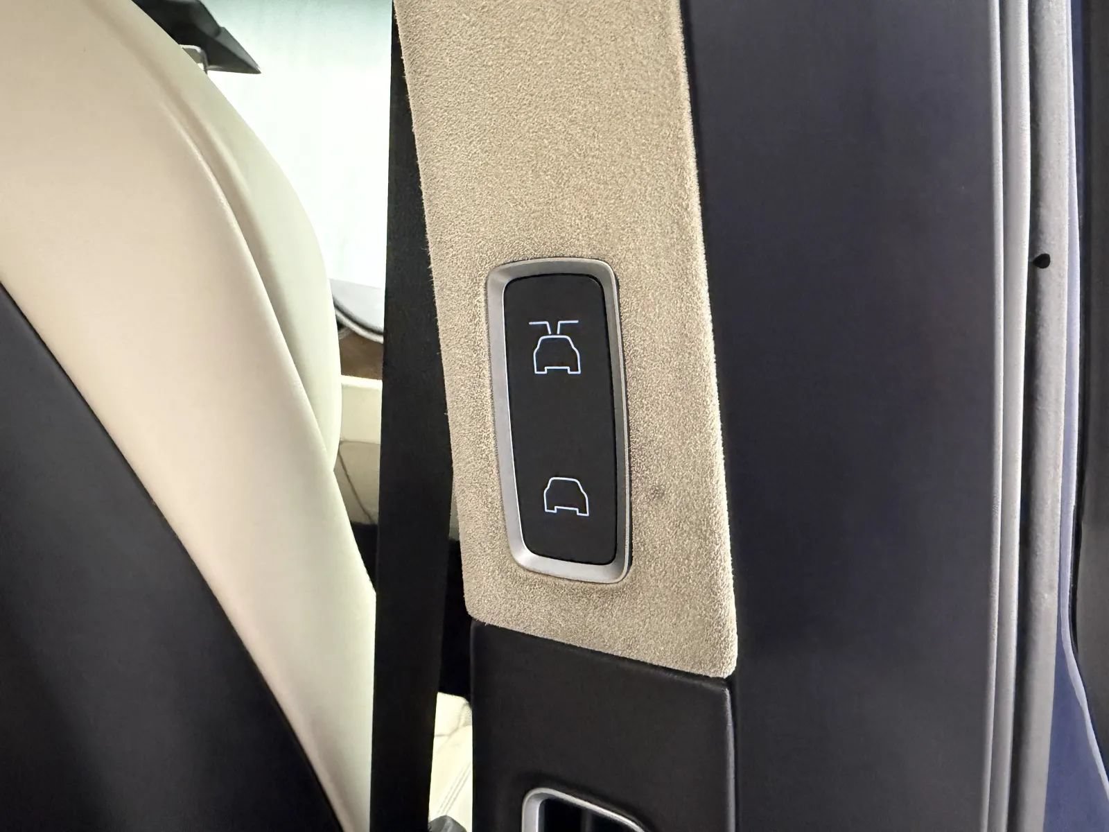 Used 2018 Tesla Model X 75D AWD/4WD image 29
