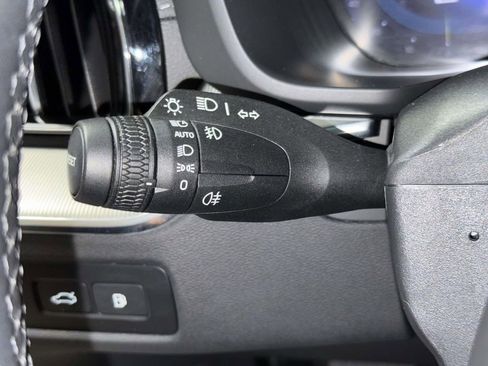 Used 2024 Volvo XC60 T8 Ultimate w/ Climate Package image 27