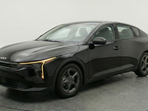 Used 2025 Kia K4 FWD image 3