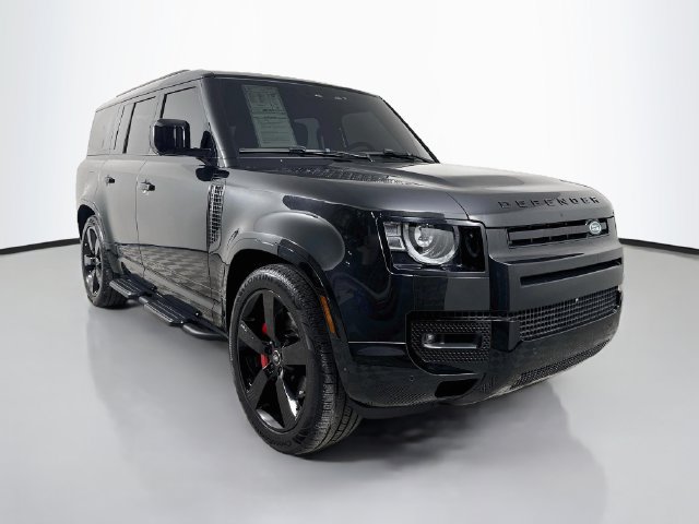 Certified 2025 Land Rover Defender 130 X-Dynamic SE AWD/4WD image 3