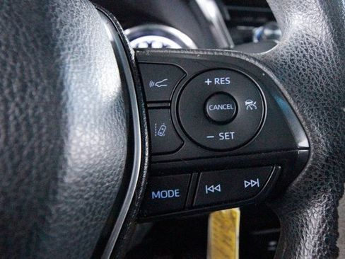 Used 2018 Toyota Camry LE image 16