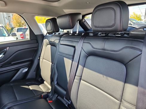 Used 2022 Lincoln Corsair AWD w/ Premium Package image 26