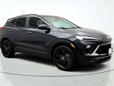 Used 2024 Buick Encore GX Sport Touring FWD image 3