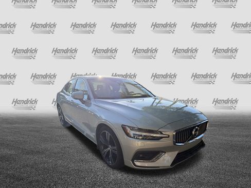 Used 2020 Volvo S60 T5 Inscription w/ Protection Package FWD image 2