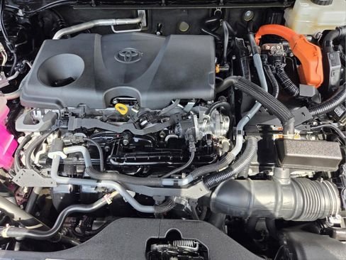 Certified 2023 Toyota Crown AWD/4WD image 13