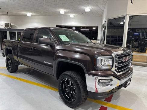 Used 2016 GMC Sierra 1500 SLE w/ SLE Value Package AWD/4WD image 4