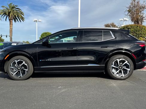 Used 2025 Chevrolet Equinox EV LT w/ Convenience Package image 8