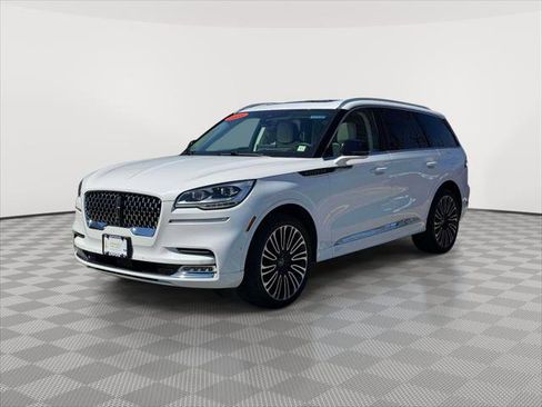Used 2023 Lincoln Aviator Black Label AWD/4WD image 3