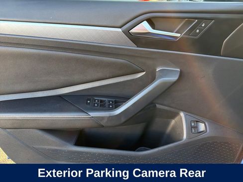 Used 2023 Volkswagen Jetta SE w/ Panoramic Sunroof Package image 12