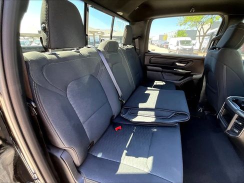 New 2026 RAM 1500 Express AWD/4WD image 23