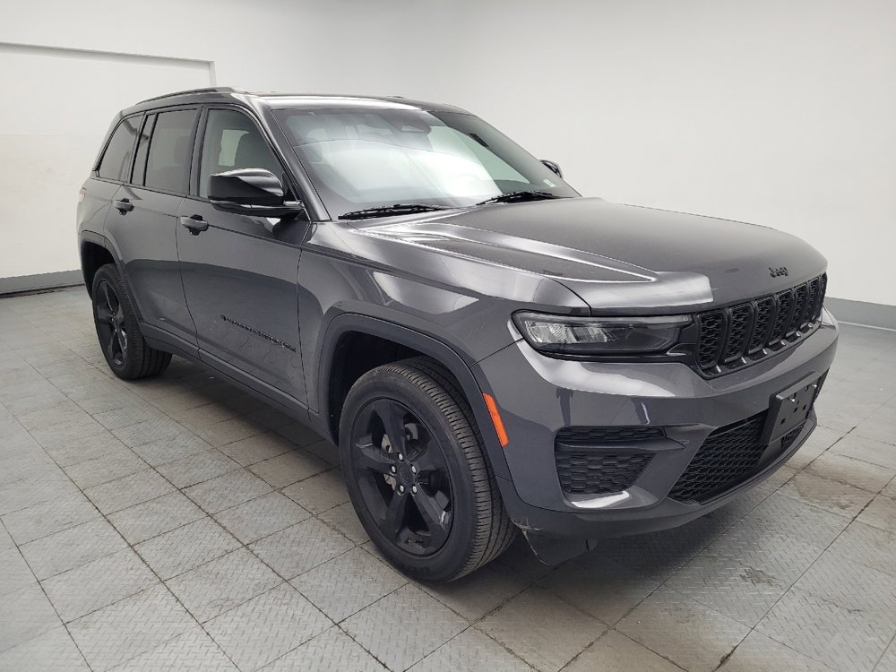 Used 2023 Jeep Grand Cherokee Altitude AWD/4WD image 13