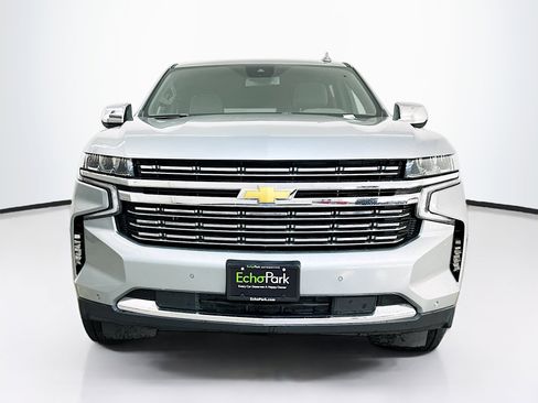 Used 2024 Chevrolet Suburban Premier image 2