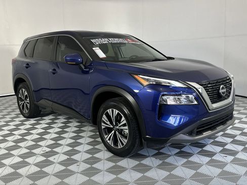 Used 2023 Nissan Rogue SV FWD image 2