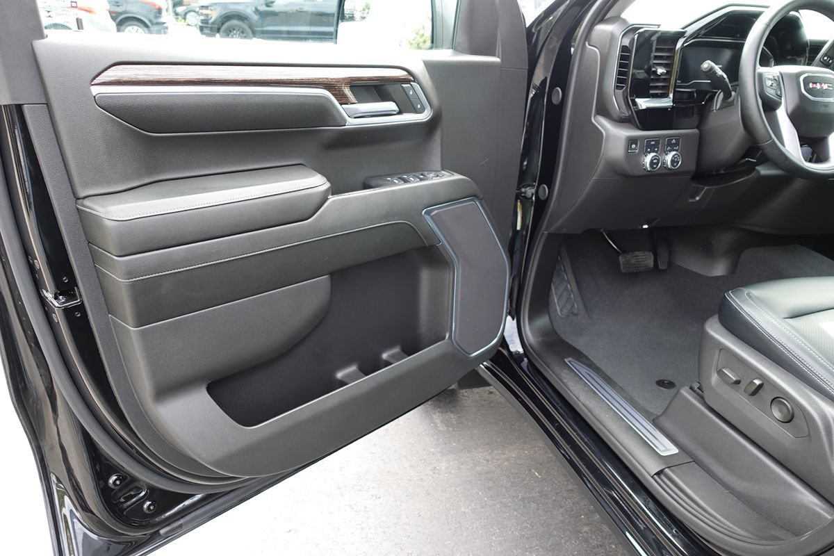 Used 2024 GMC Sierra 1500 Elevation AWD/4WD image 16