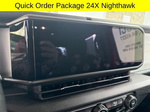 Used 2024 Jeep Gladiator Sport AWD/4WD image 9