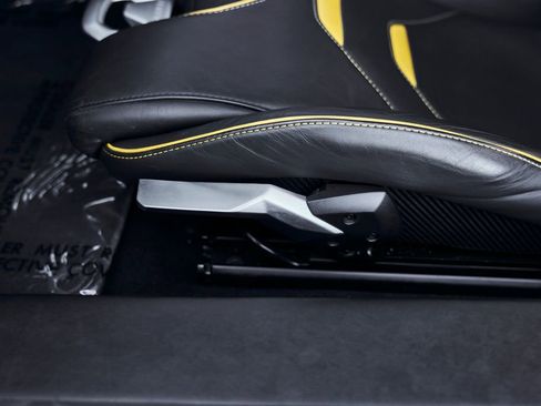 Used 2021 Lamborghini Huracan EVO image 37