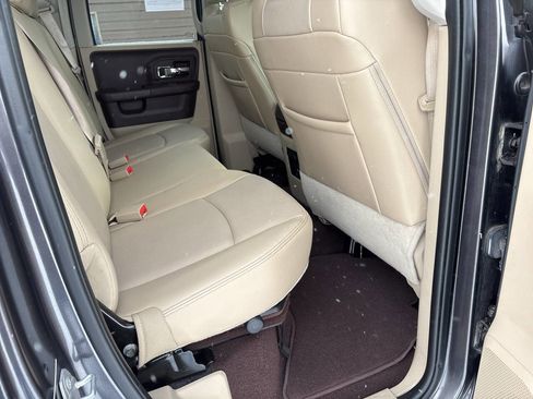 Used 2017 RAM 1500 Laramie w/ Convenience Group image 9