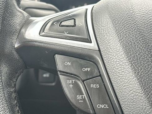 Used 2017 Ford Fusion SE AWD/4WD image 19