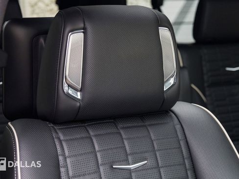 Used 2023 Cadillac Escalade ESV V image 43