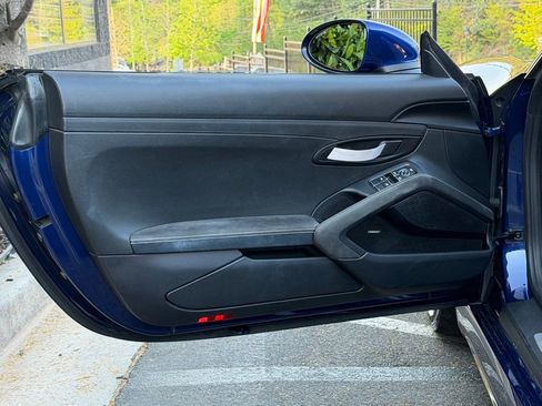 Used 2023 Porsche 718 Cayman GT4 RWD image 29
