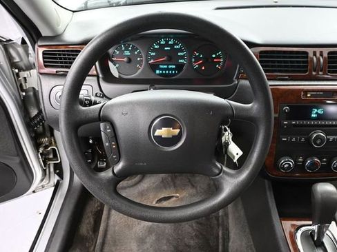 Used 2011 Chevrolet Impala LS FWD image 23