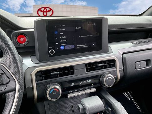 Used 2024 Toyota Tacoma TRD Sport image 6