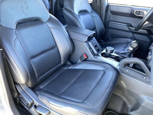 Certified 2025 Ford Bronco Badlands AWD/4WD image 11
