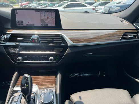 Used 2020 BMW 530i xDrive w/ Premium Package AWD/4WD image 12