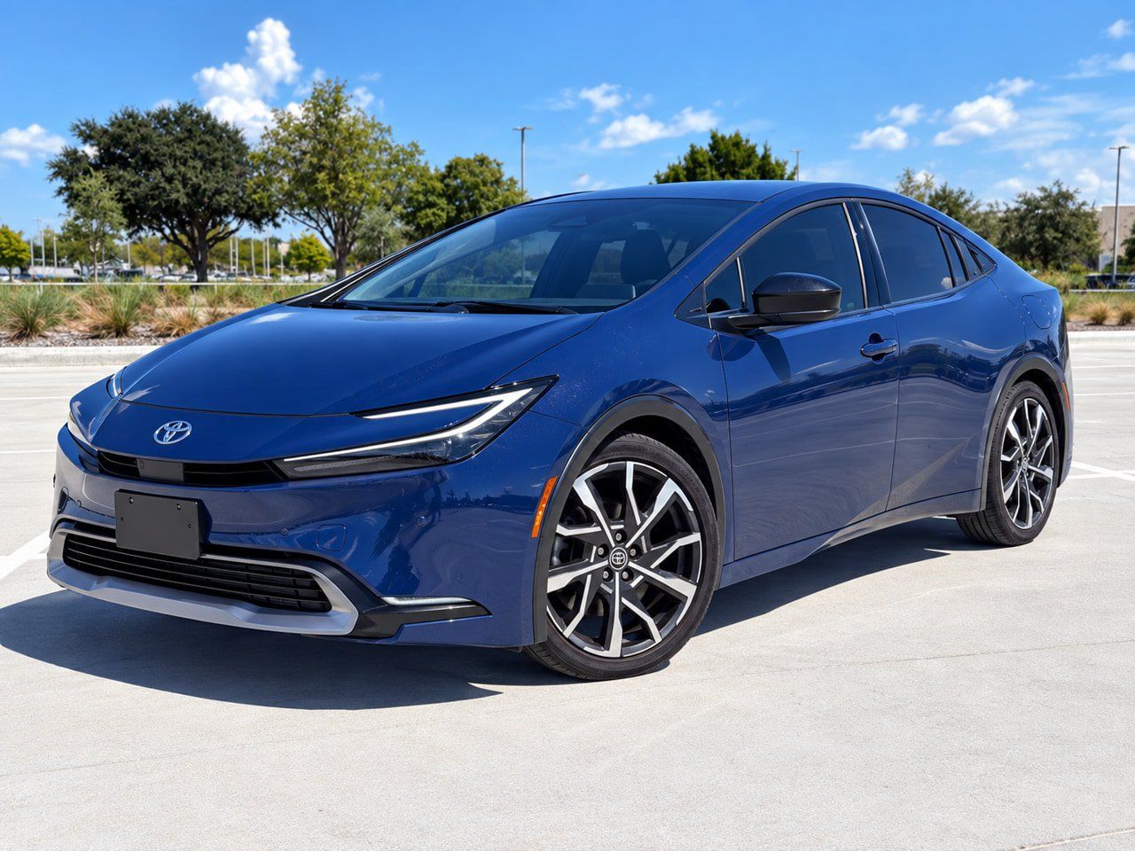 Used 2025 Toyota Prius Plug-In Hybrid FWD image 1