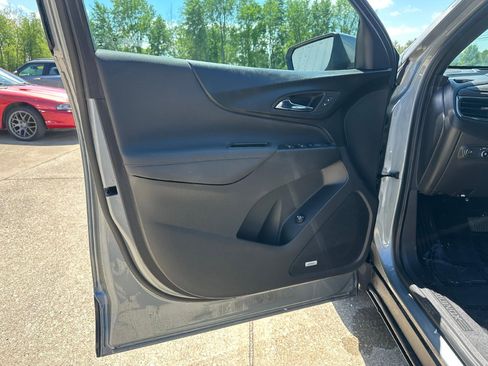 Used 2023 Chevrolet Equinox RS w/ RS Leather Package AWD/4WD image 13