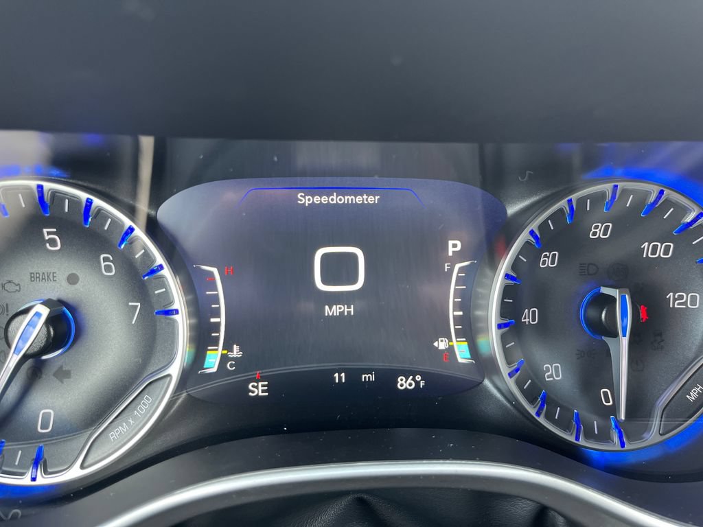New 2027 Chrysler Pacifica Select FWD image 16