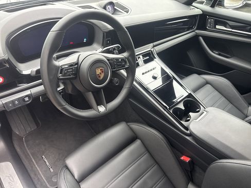Used 2024 Porsche Panamera RWD image 14