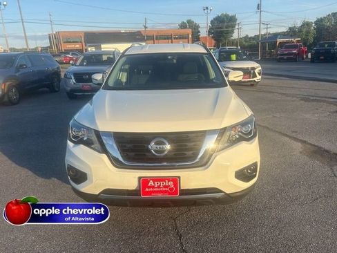 Used 2017 Nissan Pathfinder SV AWD/4WD image 2