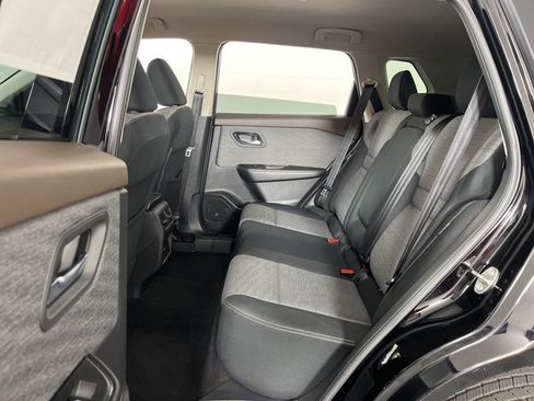 Used 2021 Nissan Rogue SV image 22