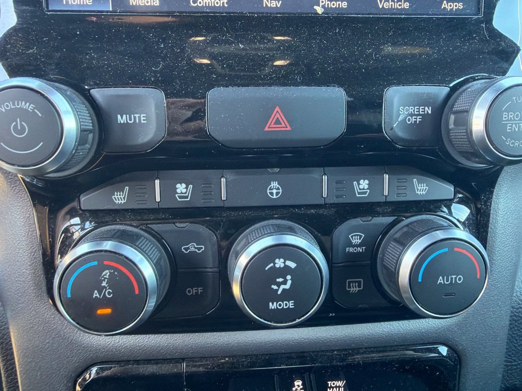 Used 2023 RAM 1500 Laramie AWD/4WD image 19