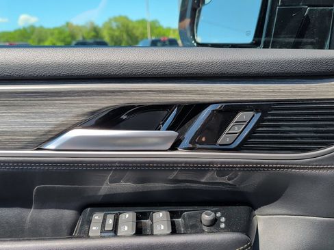 Used 2024 Jeep Wagoneer Series II AWD/4WD image 33