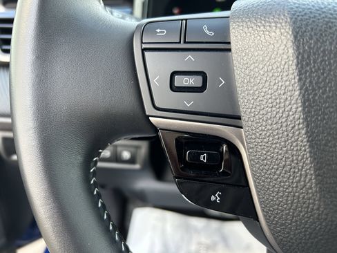 Certified 2025 Toyota Camry SE image 23