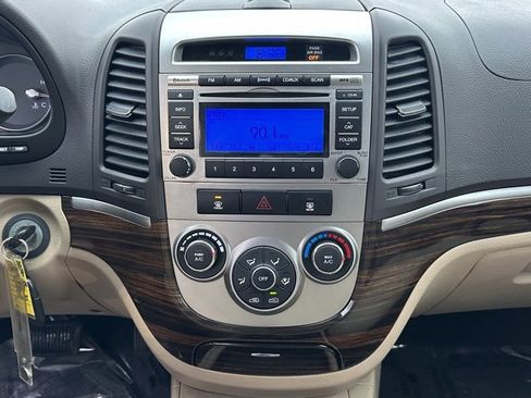 Used 2011 Hyundai Santa Fe GLS image 29