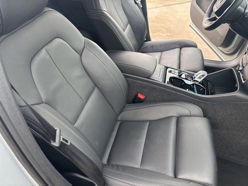 Certified 2025 Volvo XC40 B5 Plus image 39