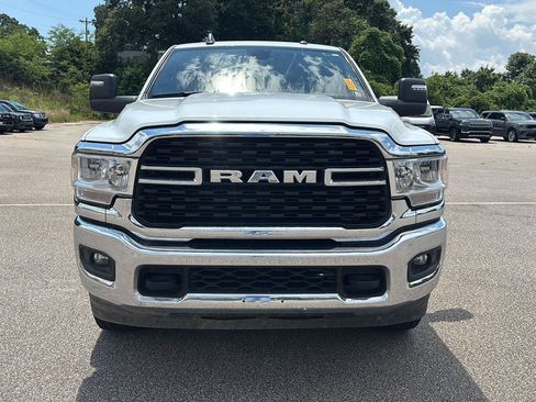 Used 2024 RAM 2500 Big Horn AWD/4WD image 2